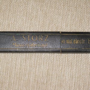 A. STORZ MESSERFABRIKANT Straight Razor Original Pull Open Box Eigene Werkstatte & Schleifer Munchen Marienplatz 17 Black Handle 8 1/2&quot; Open