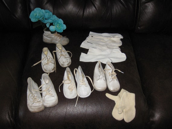 VINTAGE BABY SHOES 4 Pair Of Little Leather Shoes,