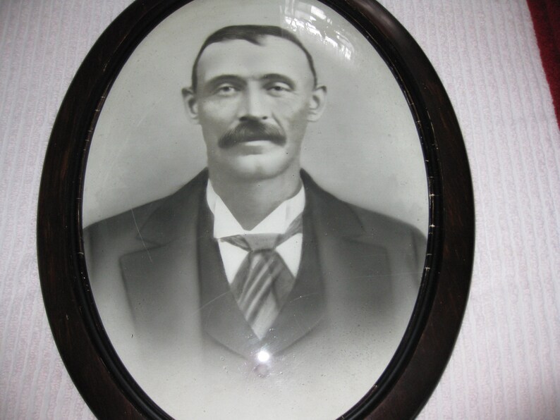 ANTIQUE PHOTOGRAPH And Oval Frame With Convex Glass 16 12 x 23