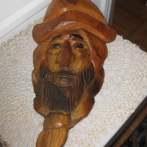 VINTAGE CARVED FACE European Man With Hat And Beard Soft Wood Wall Face 17&quot; Long x 9&quot; Wide At Hat Vintage Face Wall Art
