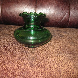 SMALL ART DECO Vase Emerald Green Bud Vase Fluted Top Edge 3 1/2 High 2 1/2 Across Top 1 Opening image 5