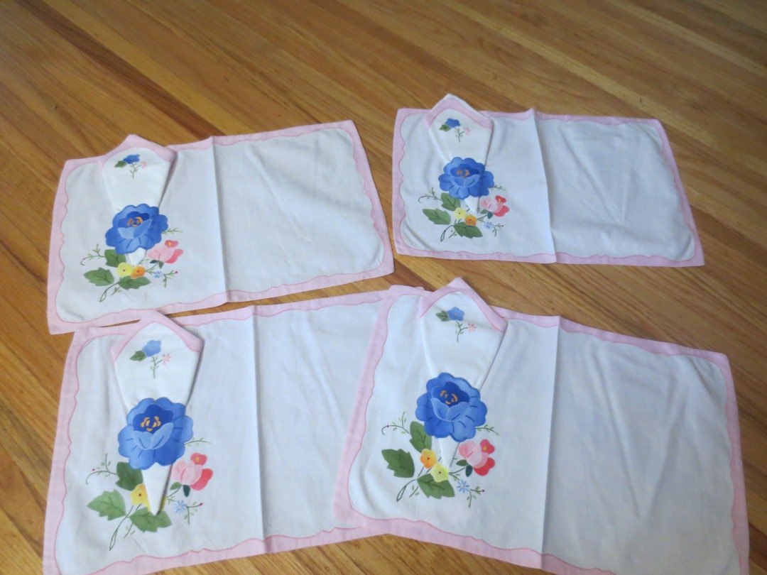 EMBROIDERED PLACEMATS With Matching Napkins 11 1/2 X 17 Pink and White