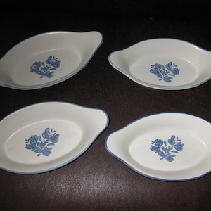 PFALTZGRAFF YORKTOWNE PATTERN (4) Stoneware Au Gratin Dishes Blue Floral Design #265 Measure 9 1/2&quot; x 5&quot; x 1 1/2&quot; Vintage Dining Baking Dish