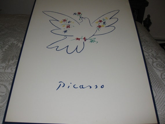ピカソ 額装 「Blue dove with flowers」 Pablo Picasso | Blue Dove with Flowers | MutualArt