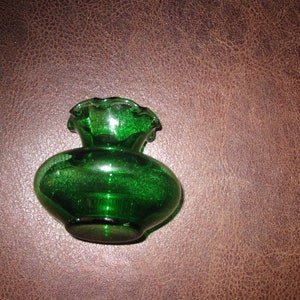 SMALL ART DECO Vase Emerald Green Bud Vase Fluted Top Edge 3 1/2 High 2 1/2 Across Top 1 Opening image 3