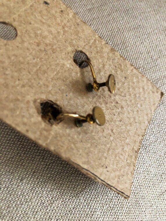 Orecchini con pietra rubino: piccoli orecchini a bottone con rubino per ragazze e donne – Pure Gems