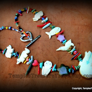 Zuni Bear Fetish Necklace/Zuni Necklace/Southwestern Fetish Necklace/Bear Fetish Tradebeads and gemstone chips necklace/ Boho Chic Necklace