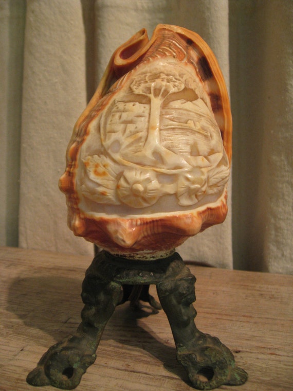 ビクトリア朝のカメオ シェル ランプ ~ イタリアの彫刻が施された