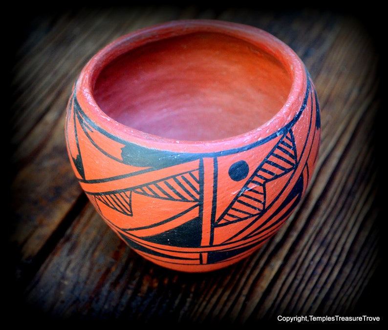 Native American Hopi Polychrome Pot~Red and Black Polychrome Hopi Pottery~Vintage Hopi Polychrome Pottery~Hopi Seed Pot~Collectible Pottery image 8