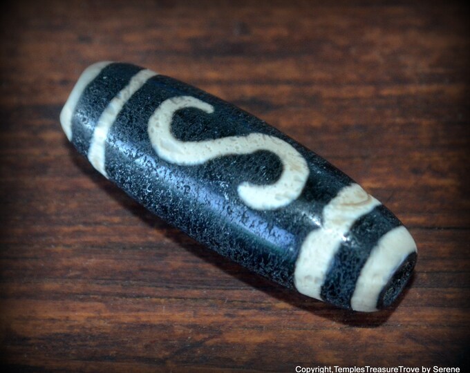 Old Tibetan Dzi Agate Bead Money Hook Dzi Bead Brown and Beige Sacred