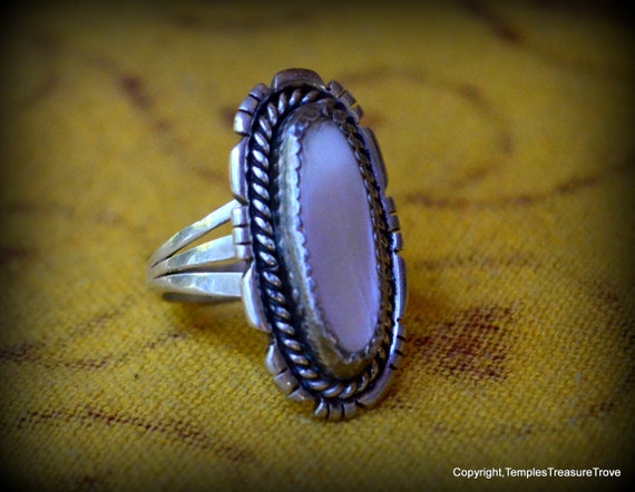 Signed Navajo Mother of Pearl ring size 7 1/4~925