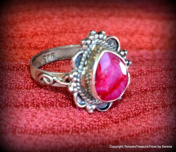 Teardrop Faceted Ruby and Sterling Silver Ring Si… - image 4