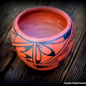 Native American Hopi Polychrome Pot~Red and Black Polychrome Hopi Pottery~Vintage Hopi Polychrome Pottery~Hopi Seed Pot~Collectible Pottery