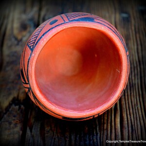 Native American Hopi Polychrome Pot~Red and Black Polychrome Hopi Pottery~Vintage Hopi Polychrome Pottery~Hopi Seed Pot~Collectible Pottery image 7