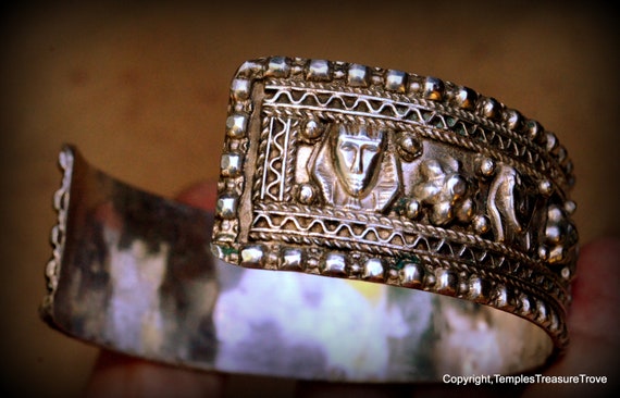 Egyptian Revival Sphynx and Flowers Signed Cuff B… - image 4