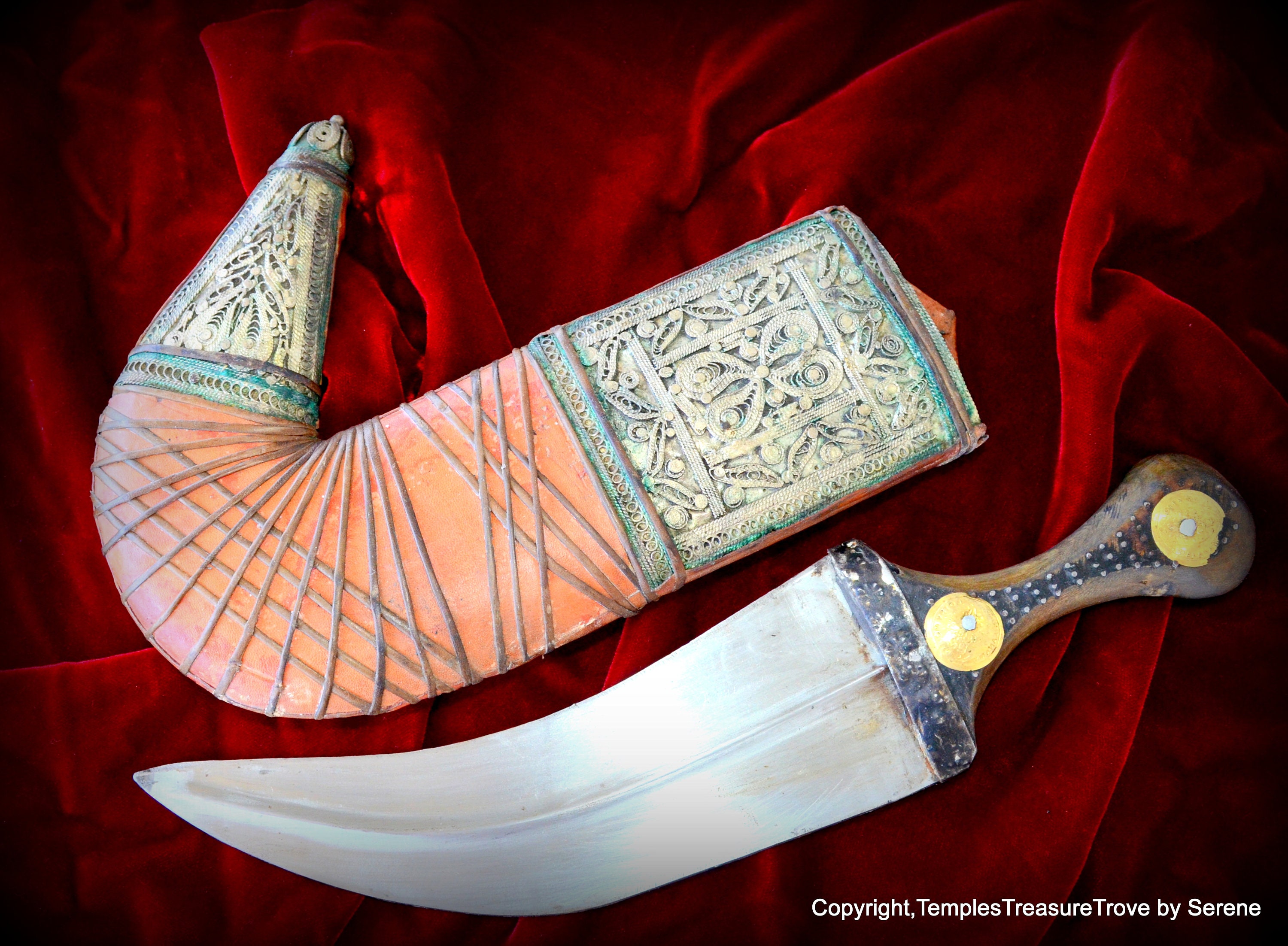 Collectible Antique Yemeni Khanjar Jambiya Dagger and Leather