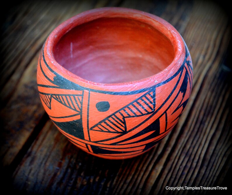 Native American Hopi Polychrome Pot~Red and Black Polychrome Hopi Pottery~Vintage Hopi Polychrome Pottery~Hopi Seed Pot~Collectible Pottery image 6