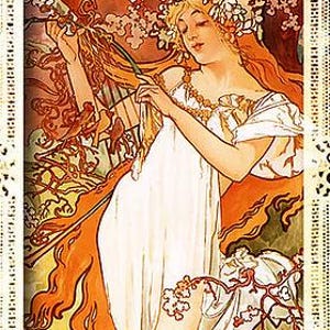 K&ouml;nnte beinhalten: Eine Vintage-Art-Nouveau-Illustration einer Frau in einem wei&szlig;en Kleid mit einer Blumenkrone, die in einem Garten Harfe spielt. Die Haare der Frau sind lang und flie&szlig;end, und sie ist von &uuml;ppigem Gr&uuml;n und Blumen umgeben.