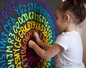 Lettere arcobaleno Montessori // Gioco di parole dell'alfabeto in feltro // Libro silenzioso gigante // Conteggio dei numeri matematici // Muri di feltro // Impara a leggere