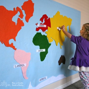 Montessori Felt Map of World Continents. Spanish, French, English or German Labels hanging strips. Montessori Waldorf Learning Tool Toy image 1