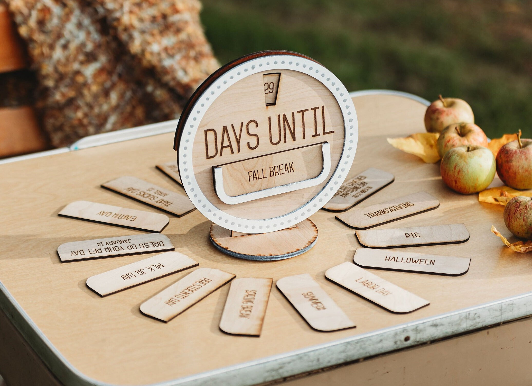 Back To School Countdown // Teacher Gift // Teacher Appreciation Week // Elementary Middle School Perpetual Calendar