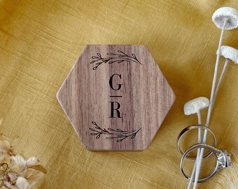 Custom Wedding Ring Box. Wedding Ceremony Ring Box. Ring Bearer Ring Box. Personalized Ring Box Gift for Bride and Groom. Wedding Proposal.