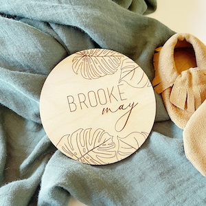 ENGRAVED Baby Name Wooden Sign. Pregnancy Announcement. Monstera Leaf Baby Sign. Personalized Baby Name Sign. Newborn Baby Photo Prop.