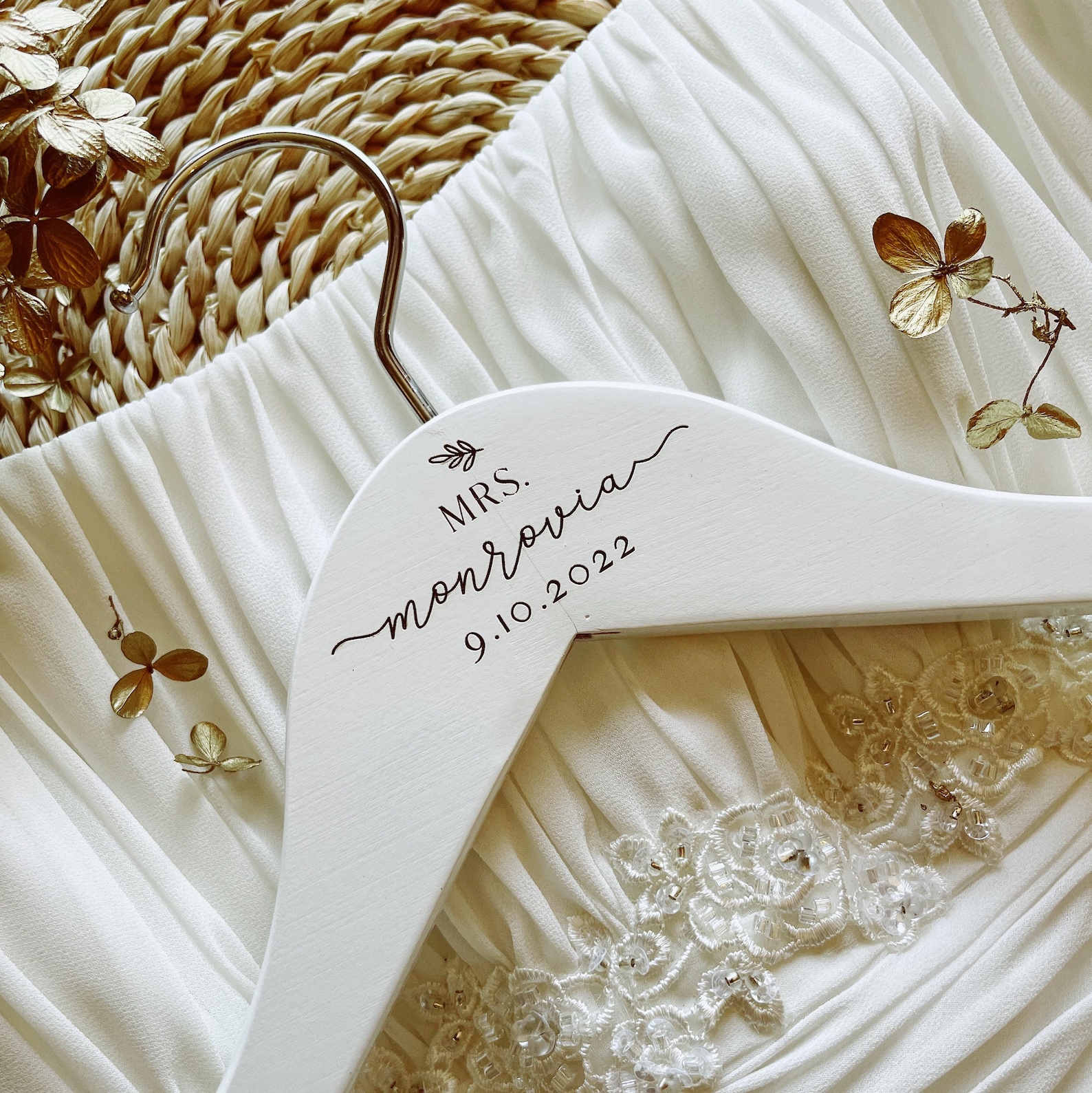 Custom Wedding Dress Hanger for Bride or Bridal Party. - Natural