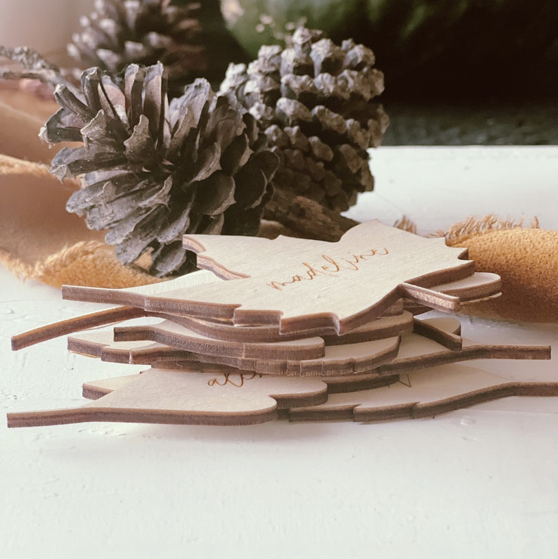 Wooden Personalized Name Tags. Custom Leaf Design Name Tags. Table