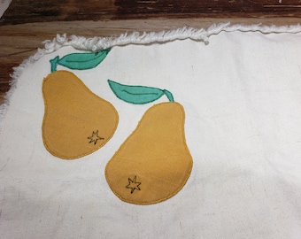 Vintage cloth Pear Placemats, set of 4 1970s