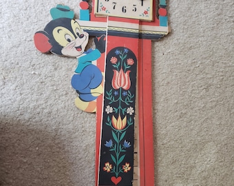 Hickory Dickory Dock. 1949, Dolly Toy Company, vintage Growth chart