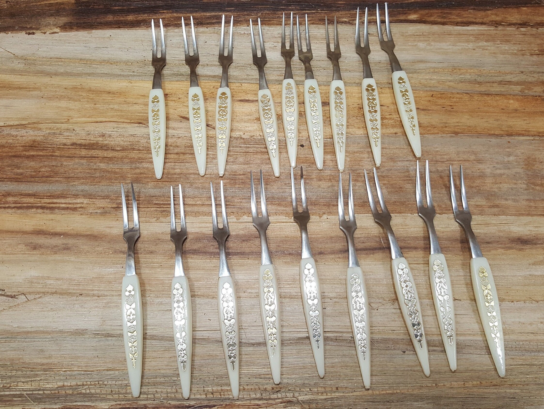 Set of 18 Cocktail Forks 19501960 Vintage Cocktail Forks Etsy UK