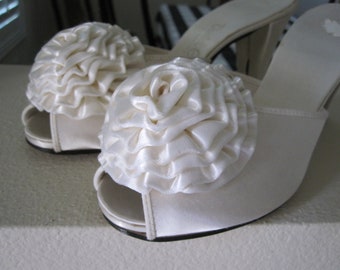 Satin slippers + erotic fiction - Nude pics Nude Pix HQ Pictures of women sucking penis