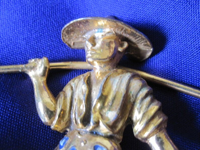 Vintage 40s Rice-Weiner Asian Water Carrier Brooch 3.5 Inches – Book Piece