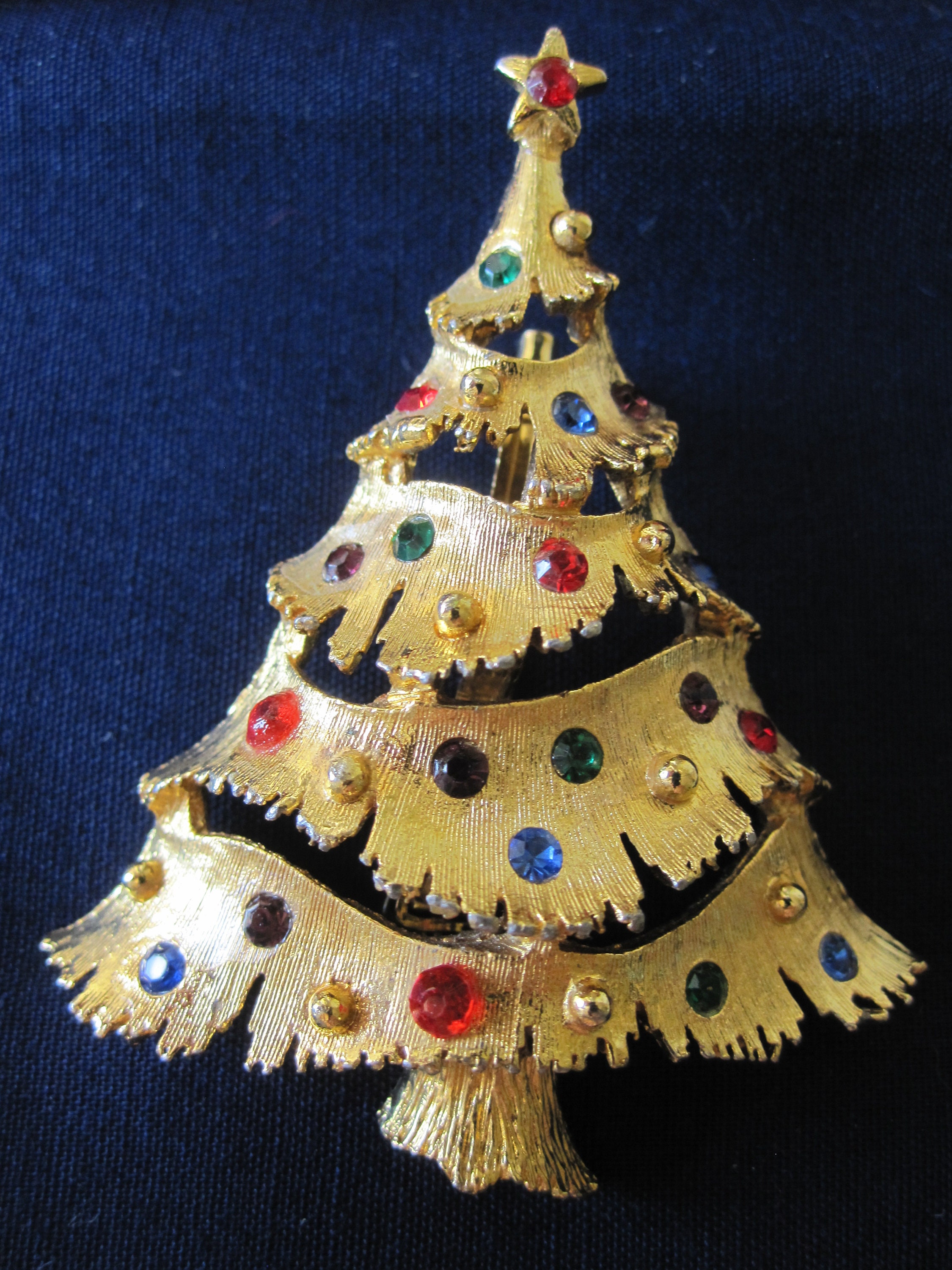 Jj christmas sale tree brooch