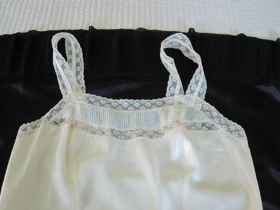 BARBIZON BLACK & CREAM Lace Satin Slip - image 9