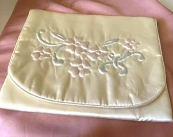 HANDKERCHIEF LINGERIE/JEWELRY  Bag Circa 1950s