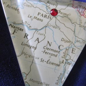 MAPA de FRANCIA Broche LUCITE en capas