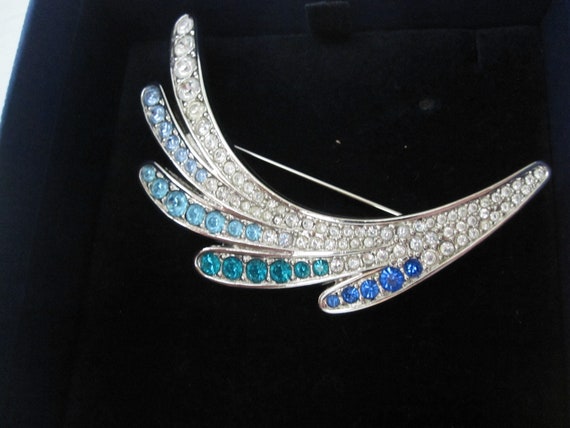 Swarovski brooch australia clearance