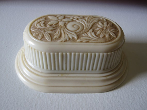 ART DECO LUCITE Double Ring Box