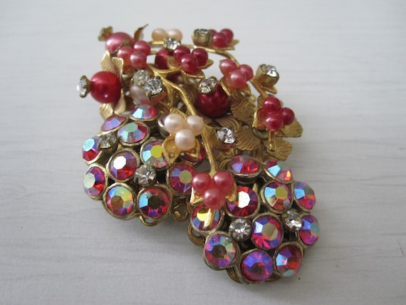 MIRIAM HASKELL? RED Beaded Brooch 1950s