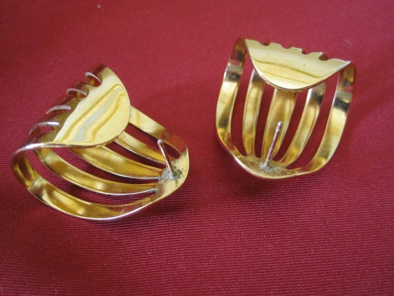 GOLD SEGMENTED HOOP  Pierced Earrings - image 10