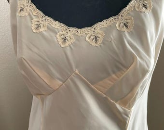 CREAM LACE Full Slip Circa 1960's