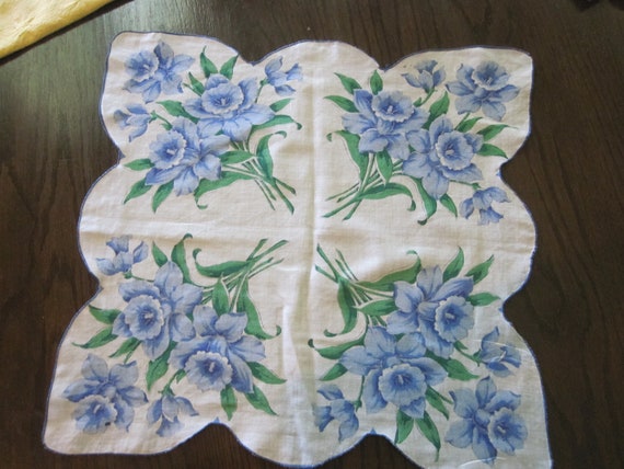 1960s BLUE DAFFODIL Floral Handkerchief - image 1
