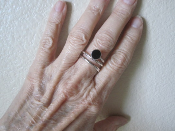 SILVER MODERNIST Black ONYX Ring Size 7 - image 7