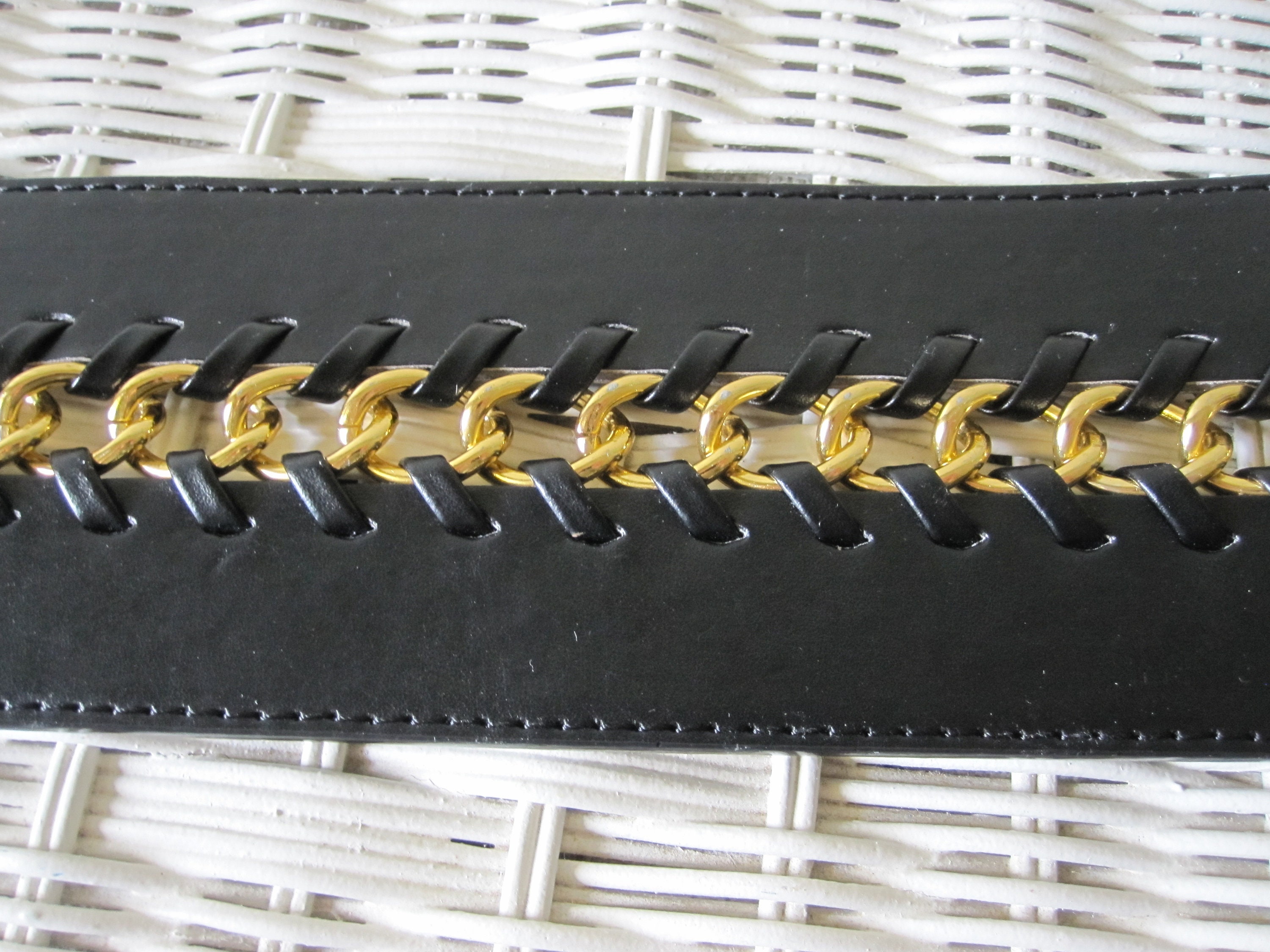 LS Clasp Leather Skinny Belt