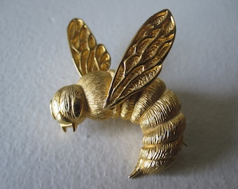 GOLD BEE BROOCH