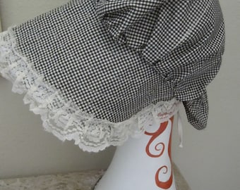 GINGHAM PIONEER BONNET Black & White