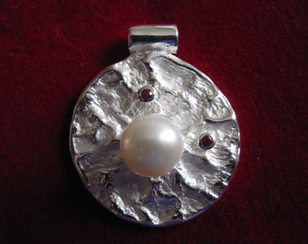 WHITE PEARL & RUBY Artisan Sterling Hanger
