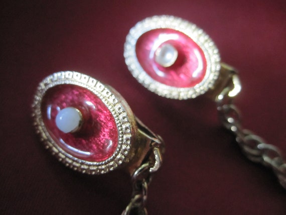 1950's Red ENAMEL & Pearl SWEATER CLIP - image 3